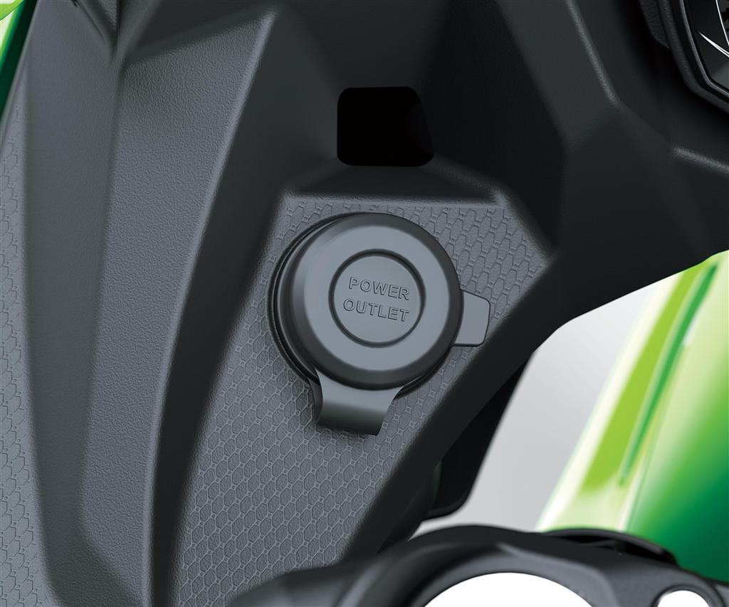 12V DC zásuvka (Ninja 400)