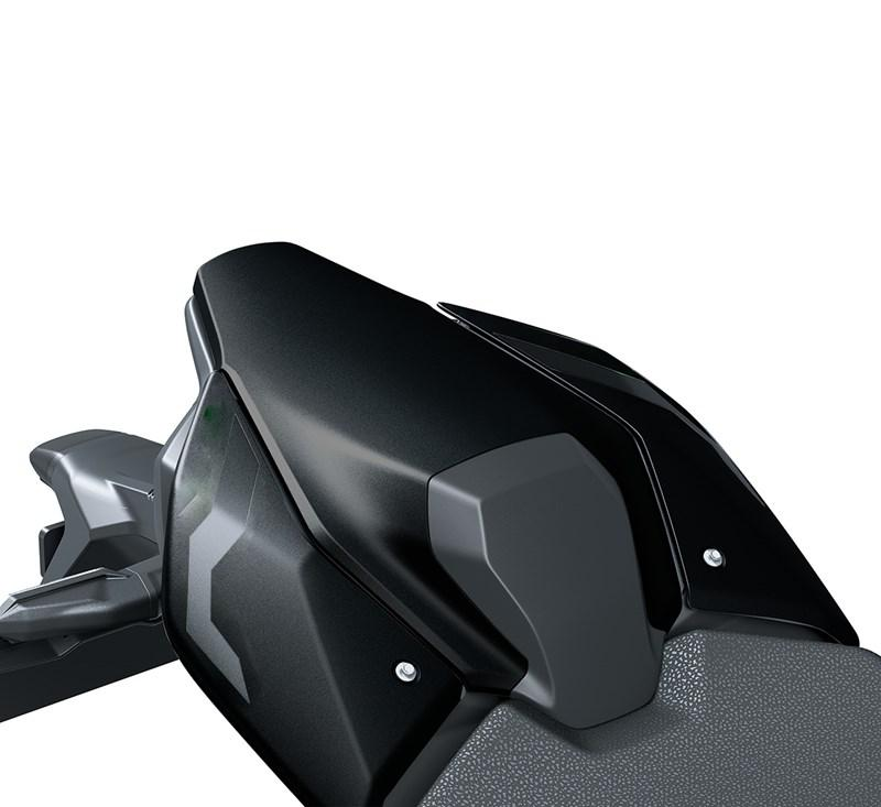 Kryt sedla spolujezdce, Metallic Spark Black (660)