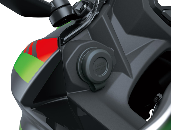 12V DC zásuvka (Ninja 650)