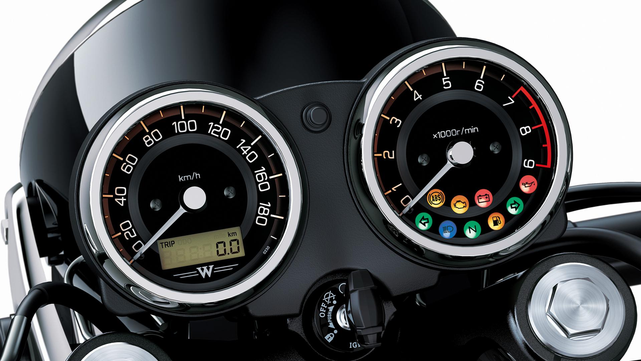 Tradiční přístrojová deska