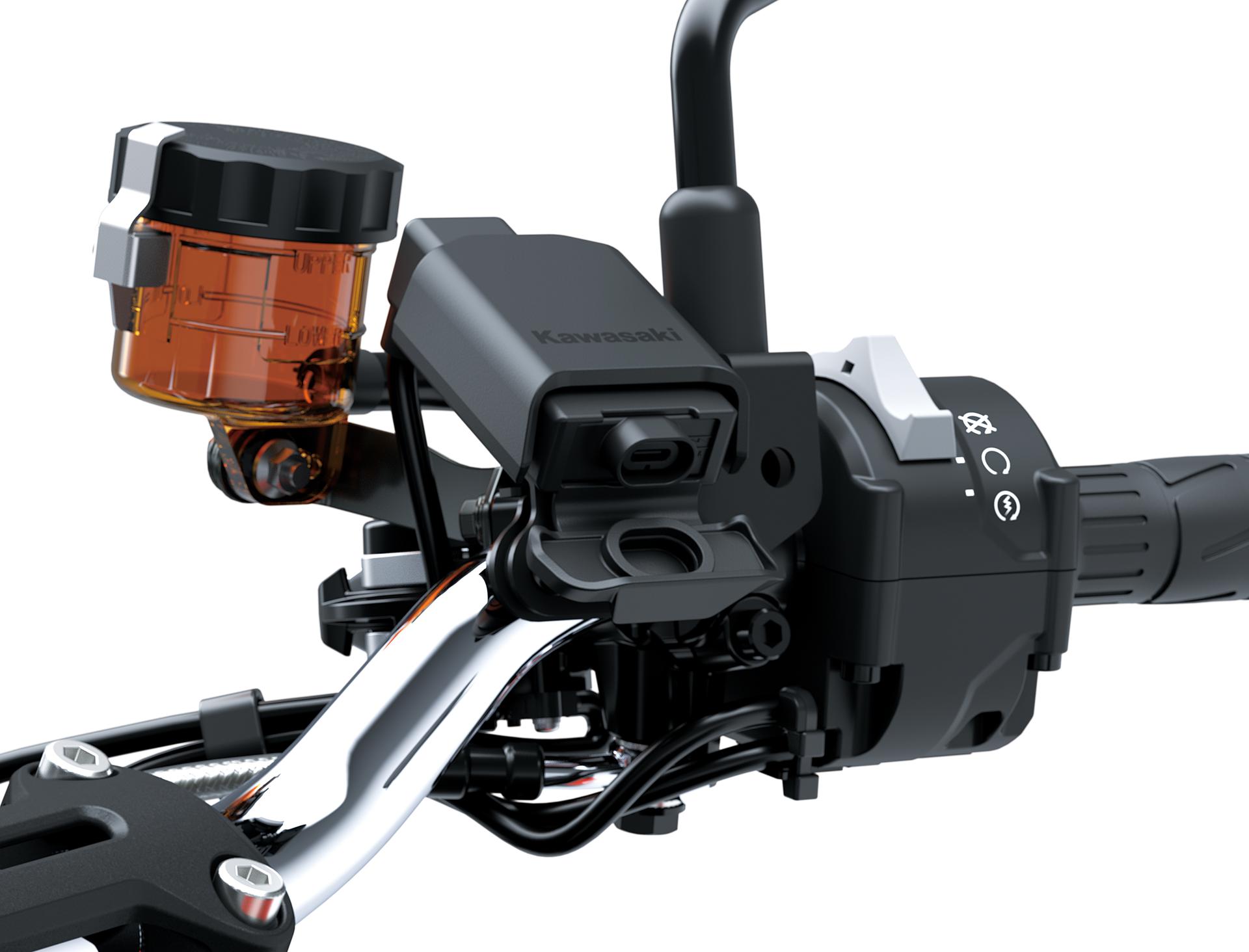 USB-C zásuvka (Z900RS)